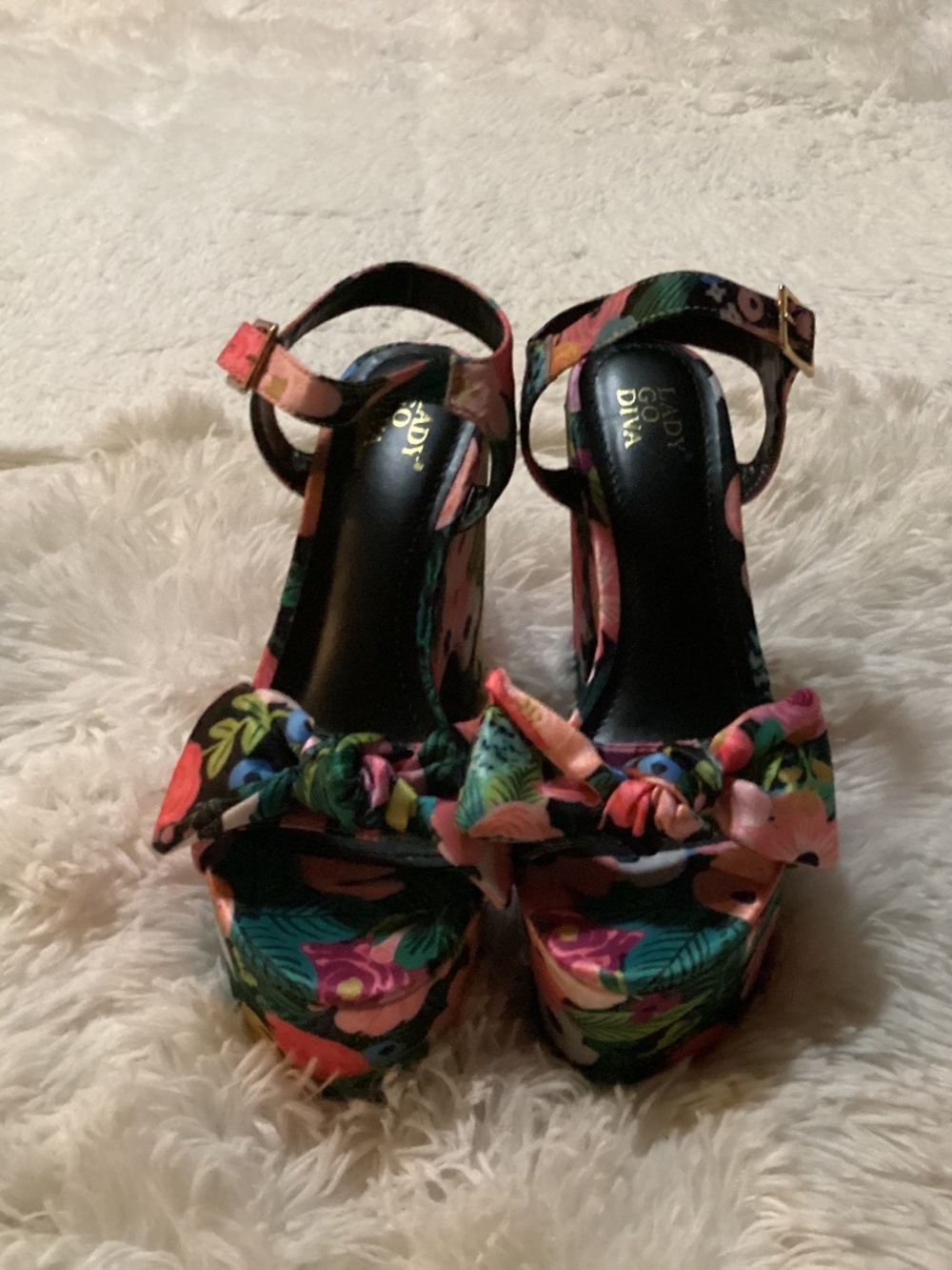 Lady Go Diva Floral Women Shoe, Size 7, Color Pink Multi Color NEW